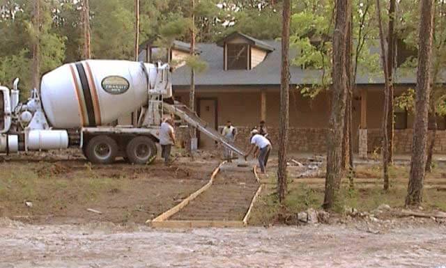 3 - Creekside Cabin-Construction 640x385